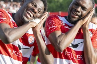 Le bonheur pour Jankewitz et Lukembila KEYSTONE/URS FLUEELER